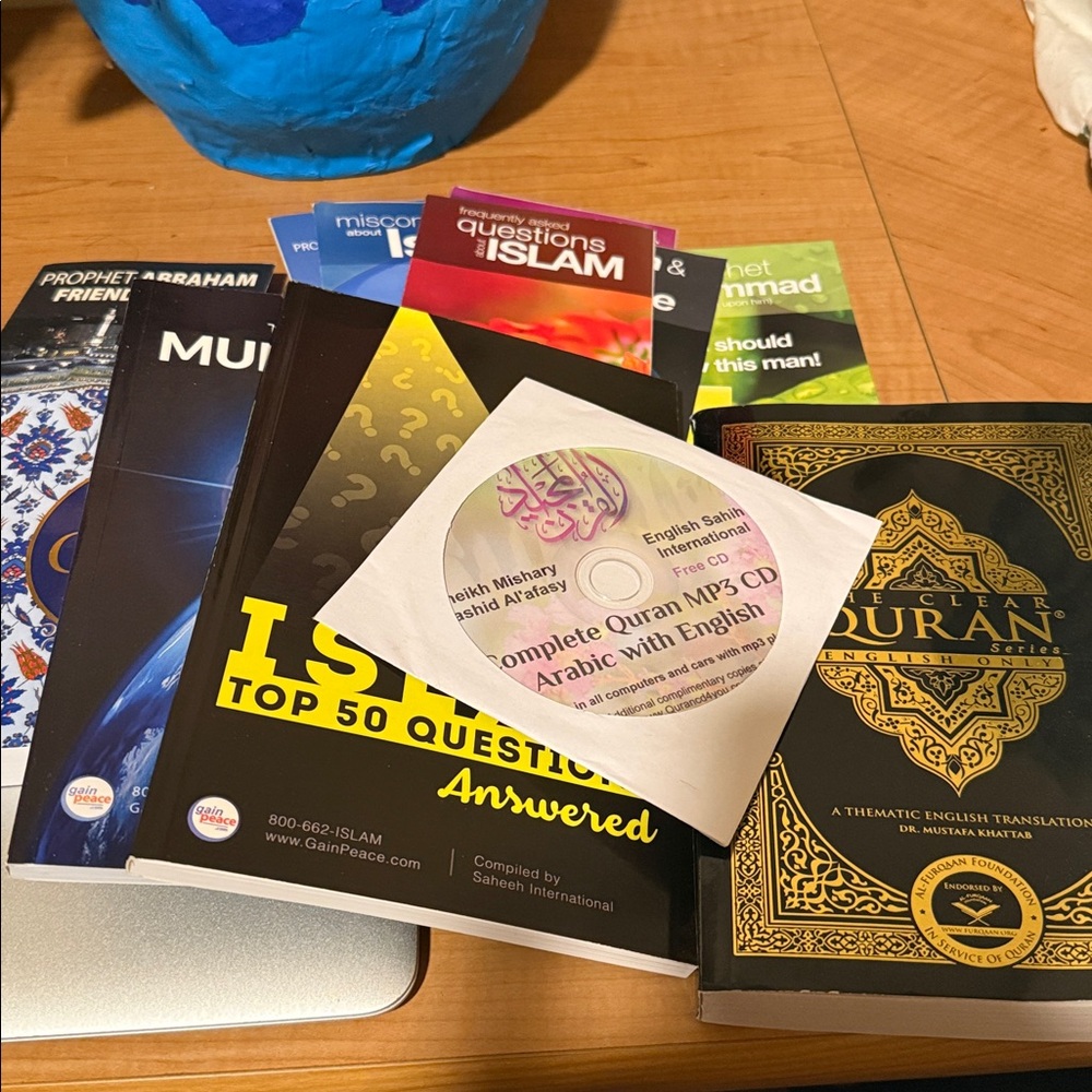 19-piece NWOT BOGO Islamic literature